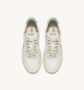 Autry Medalist Low Sneaker in Leather White and Tourquiose LL49