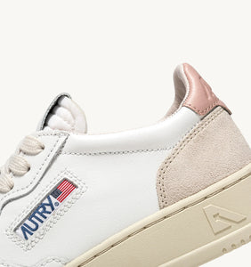 Autry Medalist Low in Suede White and Pink LS37
