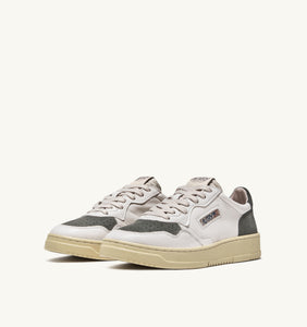 Autry Medalist Low in Suede White / Military